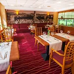 Qubus Hotel 3*