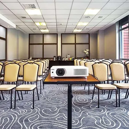 Qubus Hotel Hlohov,