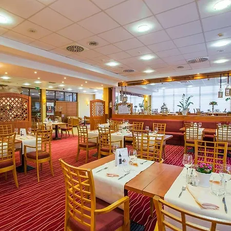 Qubus Hotel 3*
