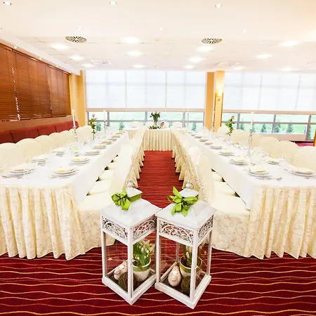Qubus Hotel