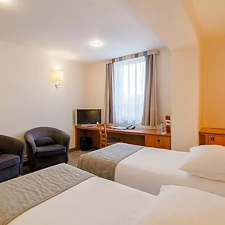 Qubus 3* Głogów