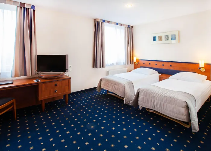 Qubus Hotel Glogow (Glogow)