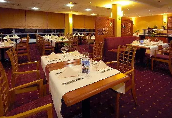 Qubus Hotel Glogow (Glogow)